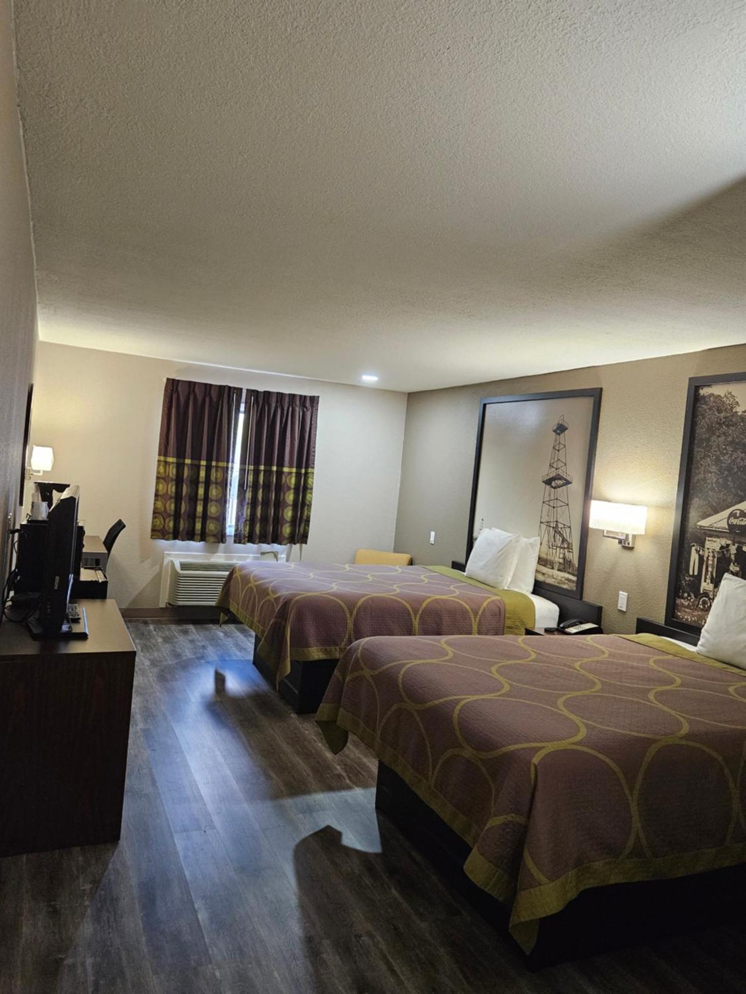 Super 8 By Wyndham Motel 2*