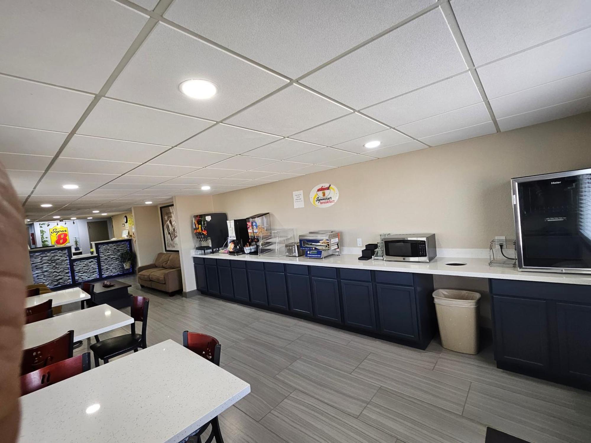 Super 8 By Wyndham Buffalo