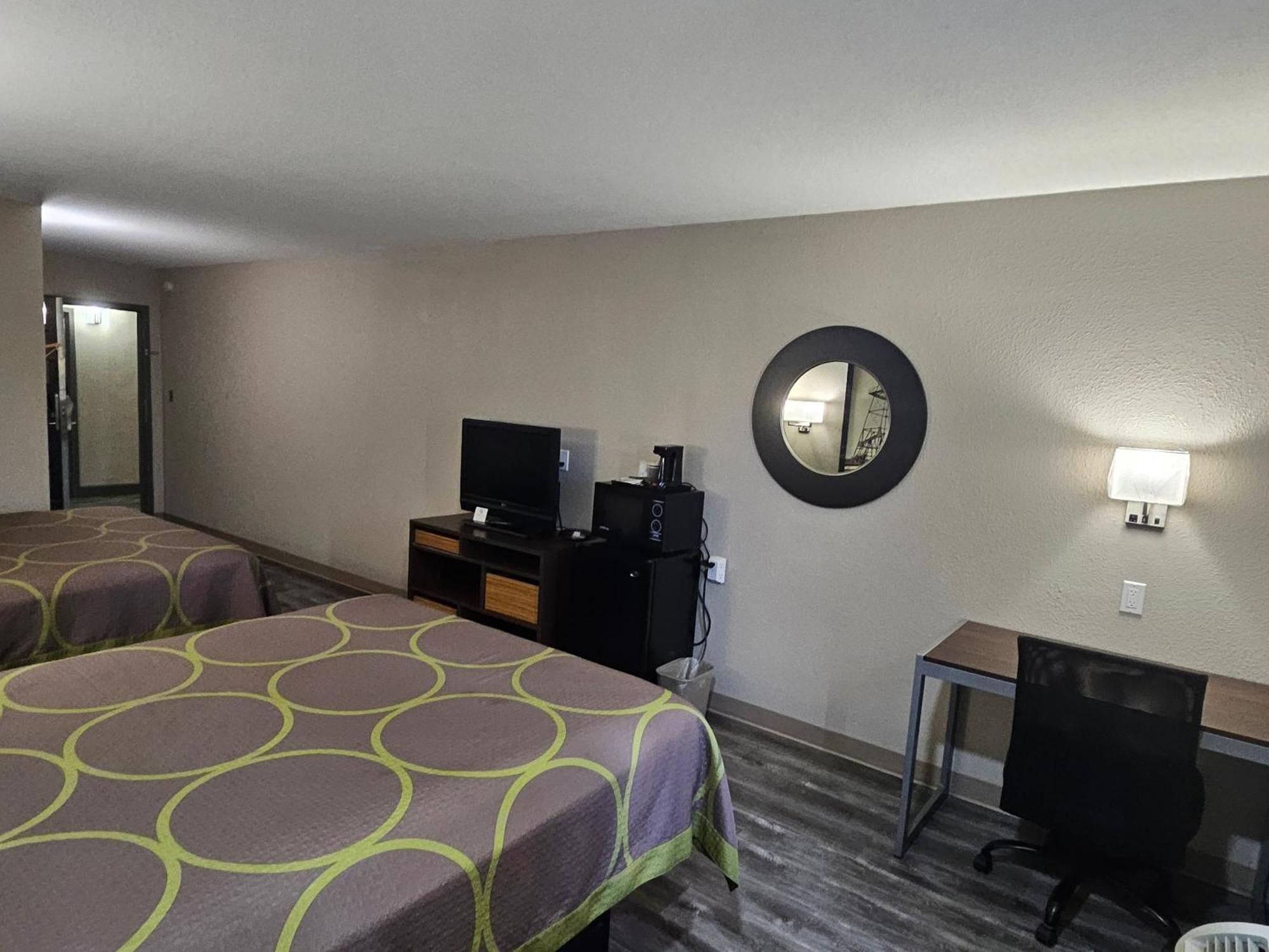 Super 8 By Wyndham Motel 2*