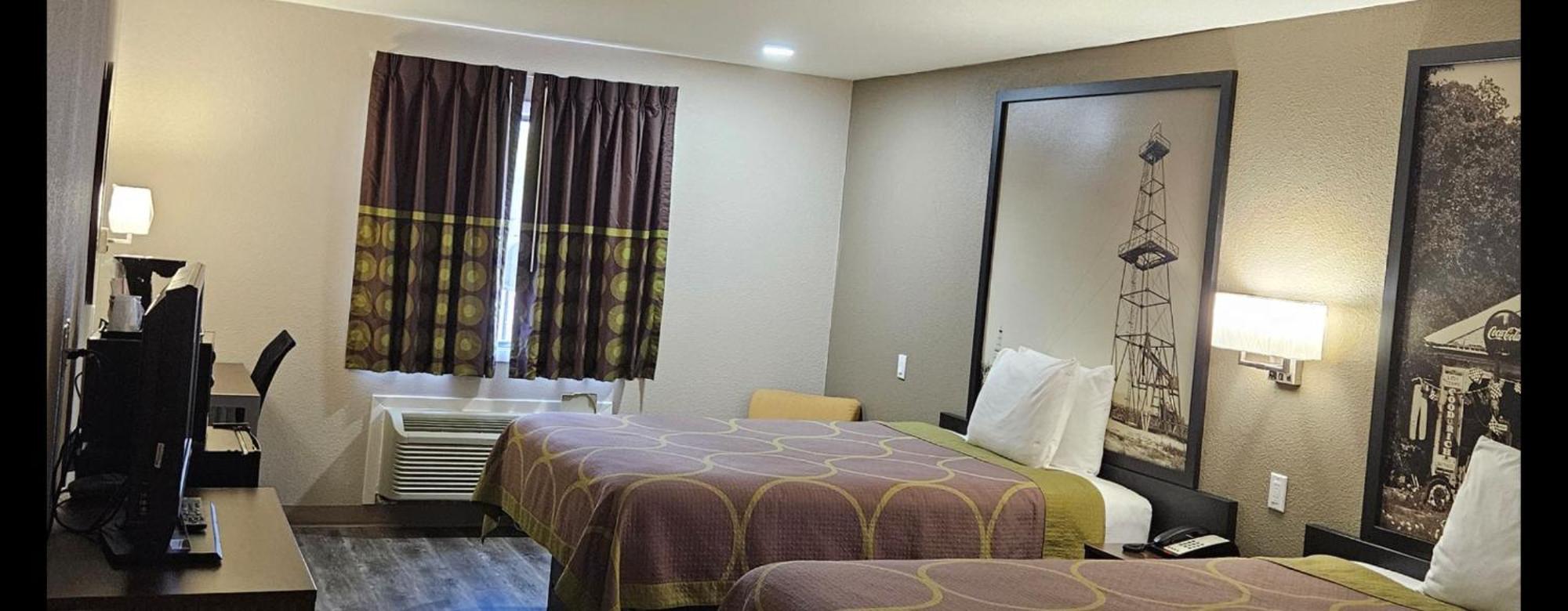 Super 8 By Wyndham Motel