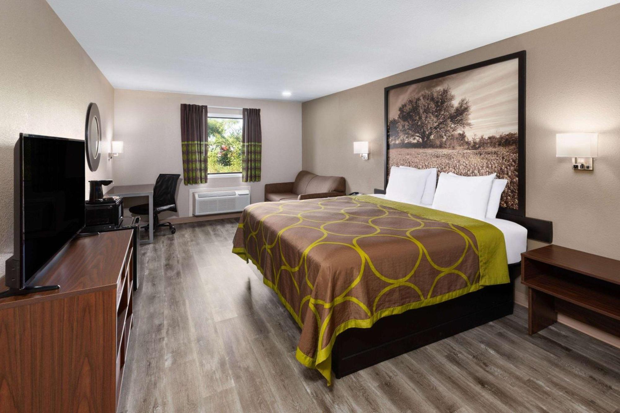 Super 8 By Wyndham Motel